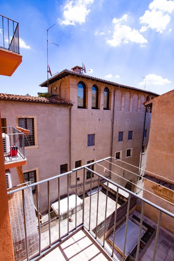 Relais Emilei Apartment Verona Luaran gambar
