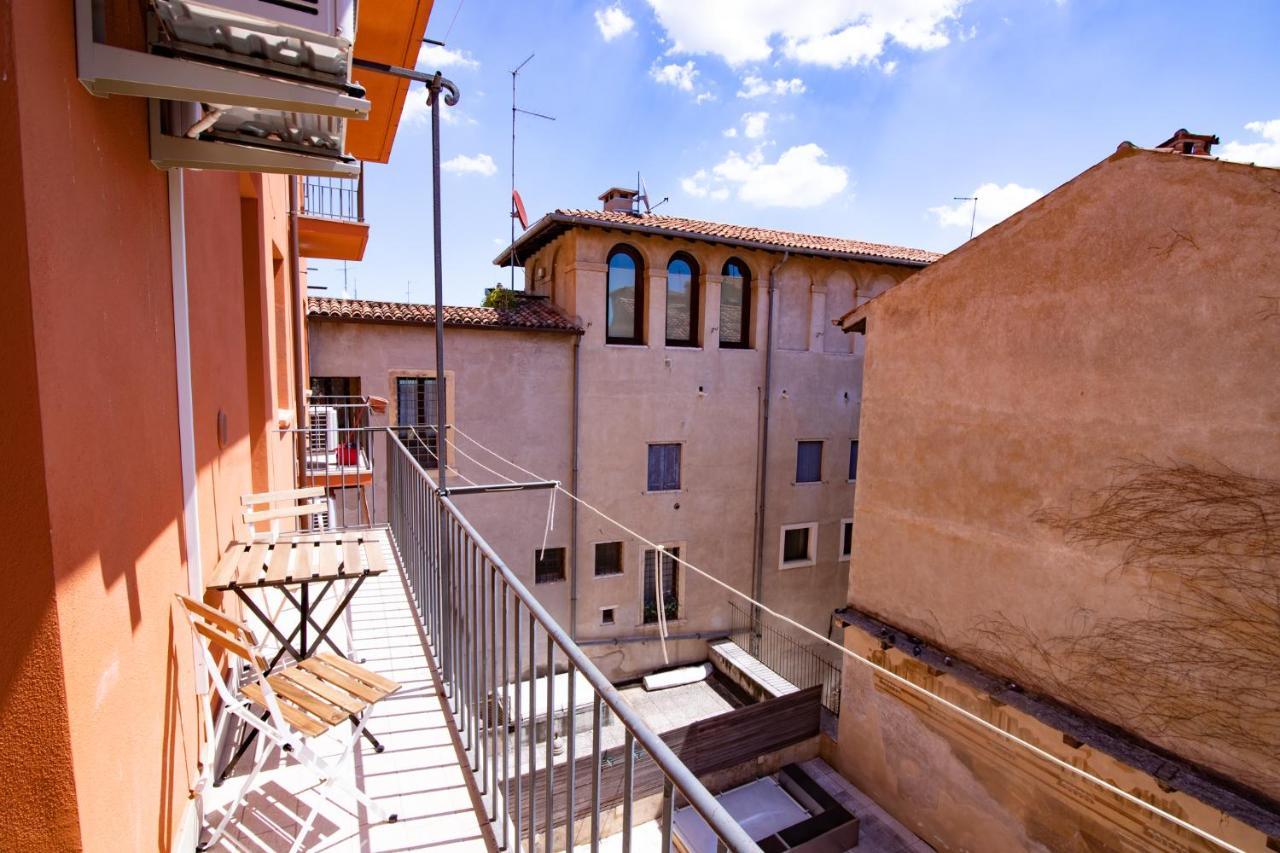 Relais Emilei Apartment Verona Luaran gambar